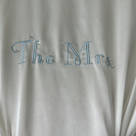 Bride satin robe - Picture 2 of 2